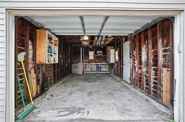 118 Hill St, Xenia, OH 45385 - view of garage