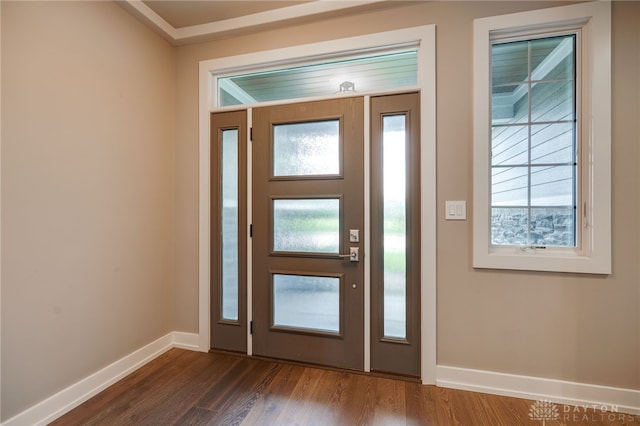 1461 Abbey Park Pl, Beavercreek Twp, OH 45385 - entryway featuring baseboards and dark wood-type flooring