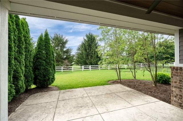 1461 Abbey Park Pl, Beavercreek Twp, OH 45385 - fenced backyard with a patio area