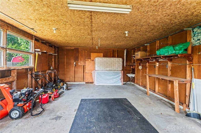 1021 Nutmeg Sq, Troy, OH 45373 - view of garage