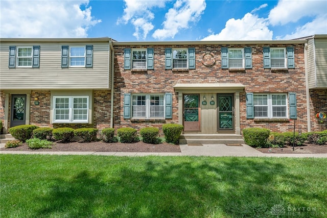 95 Marco Ln, Washington Twp, OH 45458 - multi unit property with a front lawn and brick siding