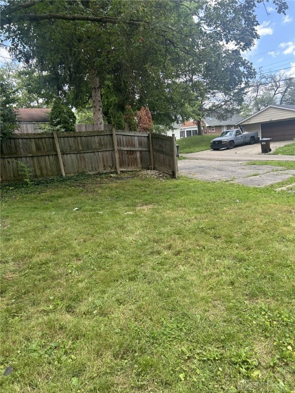 1424 Elmdale Dr, Dayton, OH 45409 - photo 11