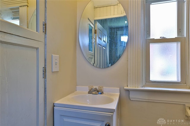 15 Bertus St, Cincinnati, OH 45217 - bathroom featuring vanity