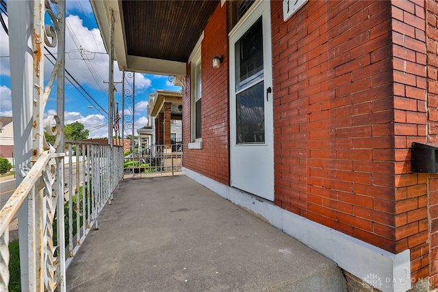 15 Bertus St, Cincinnati, OH 45217 - view of patio / terrace