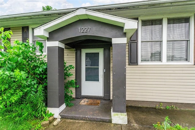 1227 Fyffe Ave, New Carlisle, OH 45344 - doorway to property