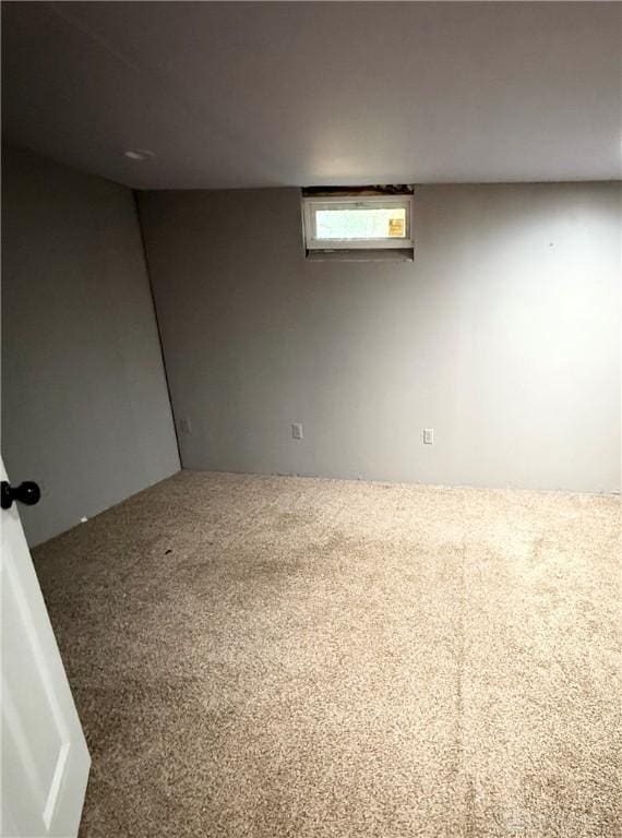 300 S Hayden Ave, Dayton, OH 45431 - unfurnished room with carpet flooring