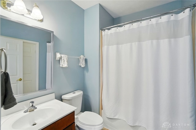 2435 Forest Oaks Dr, Beavercreek, OH 45431 - full bath featuring vanity and shower / bath combination with curtain