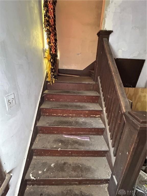 230 Oxford Ave Unit 228, Dayton, OH 45402 - view of stairway