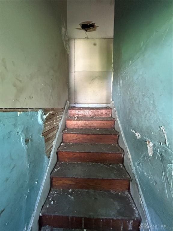 230 Oxford Ave Unit 228, Dayton, OH 45402 - view of stairway