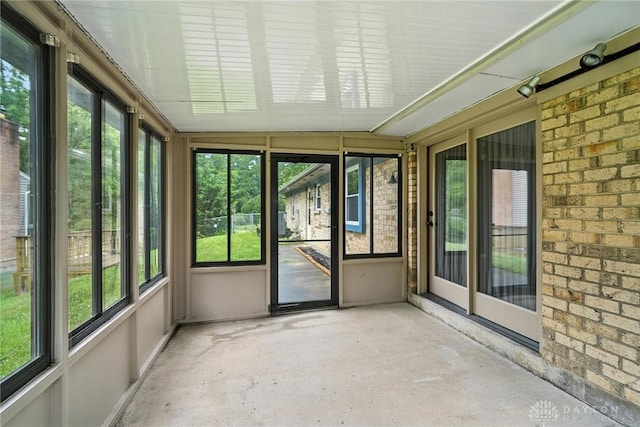 5 Bayberry Dr, Springboro, OH 45066 - unfurnished sunroom featuring vaulted ceiling
