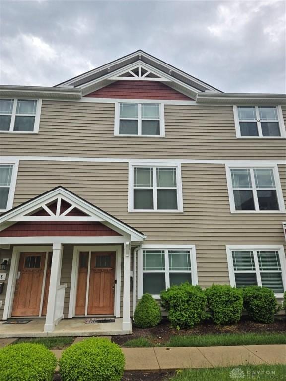 63 Grady Ct, Dayton, OH 45409 - photo 1