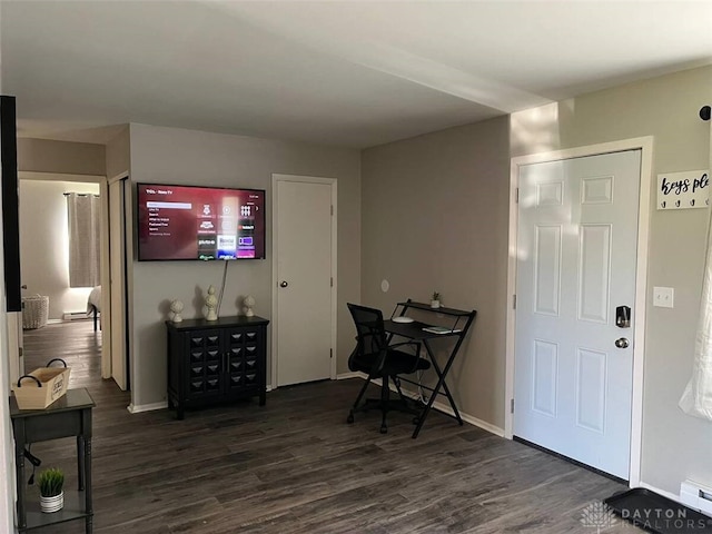4646 Wayne Meadows Cir Unit 4640, Dayton, OH 45424 - foyer entrance with dark wood finished floors and baseboards