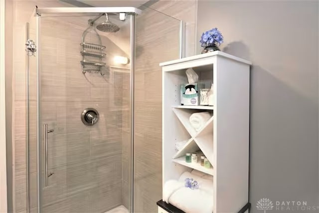4646 Wayne Meadows Cir Unit 4640, Dayton, OH 45424 - bathroom with a stall shower