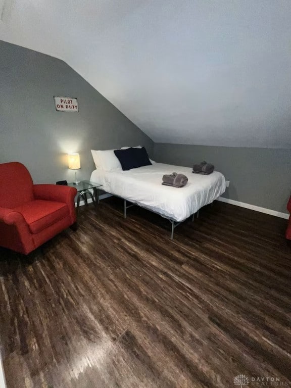 4646 Wayne Meadows Cir Unit 4640, Dayton, OH 45424 - bedroom with wood finished floors and lofted ceiling