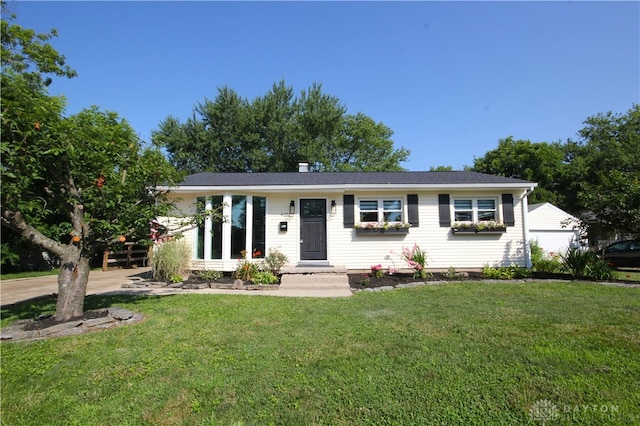 412 Cedar Ln, Lebanon, OH 45036 - single story home with a front lawn