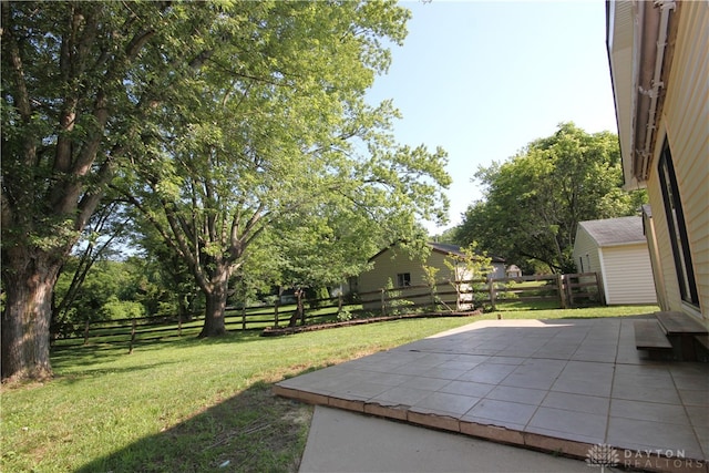 412 Cedar Ln, Lebanon, OH 45036 - fenced backyard featuring a patio