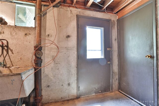 798 Carini Ln, Cincinnati, OH 45218 - utilities with a sink