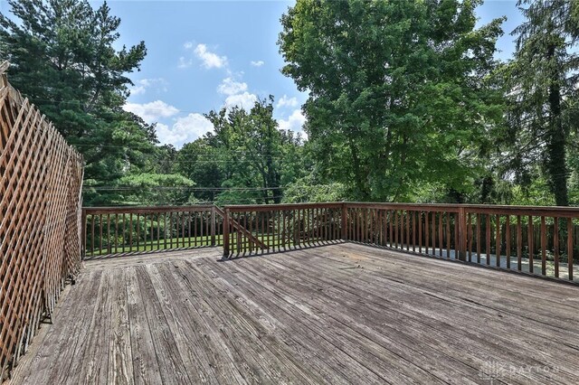 798 Carini Ln, Cincinnati, OH 45218 - view of wooden terrace