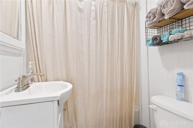 7109 Hancock, Russells Point, OH 43348 - full bathroom featuring toilet and vanity