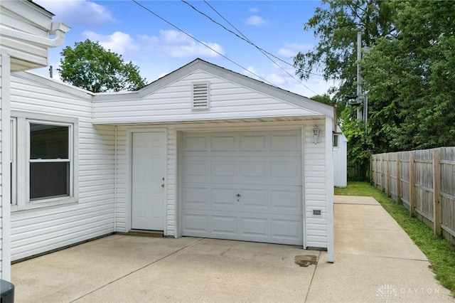 442 Kirkwood Dr, Fairborn, OH 45324 - garage with driveway