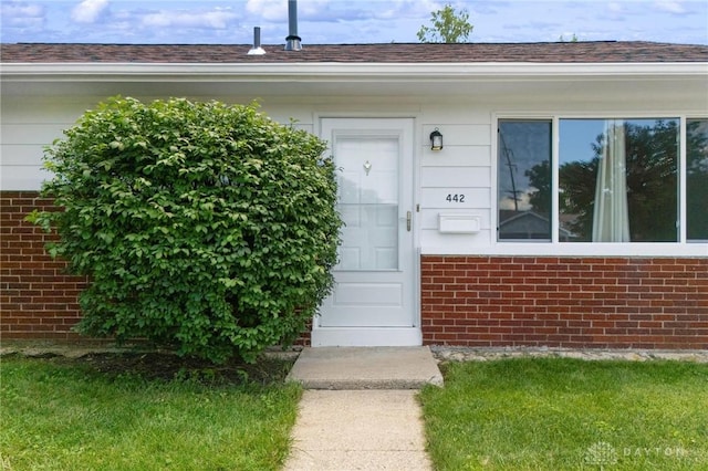 442 Kirkwood Dr, Fairborn, OH 45324 - entrance to property with brick siding and roof with shingles