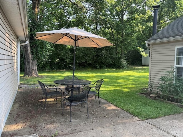 428 E Center St, Germantown, OH 45327 - view of patio / terrace with outdoor dining area