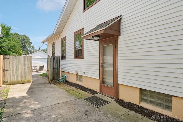 439 Monteray Ave, Oakwood, OH 45419 - entrance to property featuring a patio