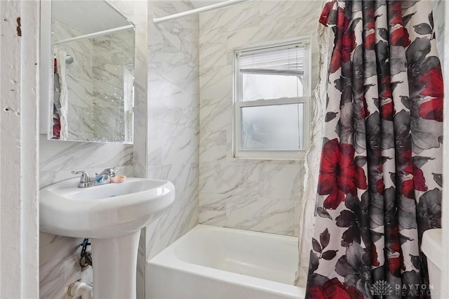 19 S Alder St Unit 21, Dayton, OH 45417 - bathroom with shower / bath combo with shower curtain and tile walls