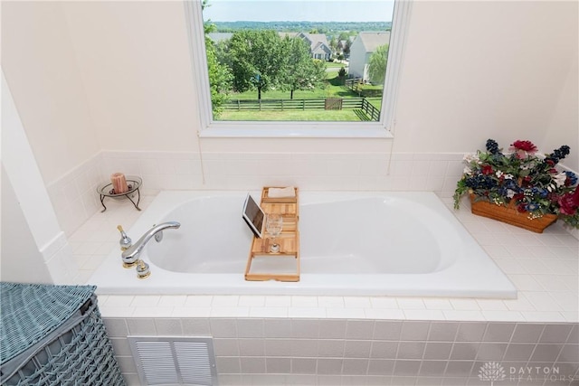 24 Dinsley Pl, Springboro, OH 45066 - full bath featuring a garden tub