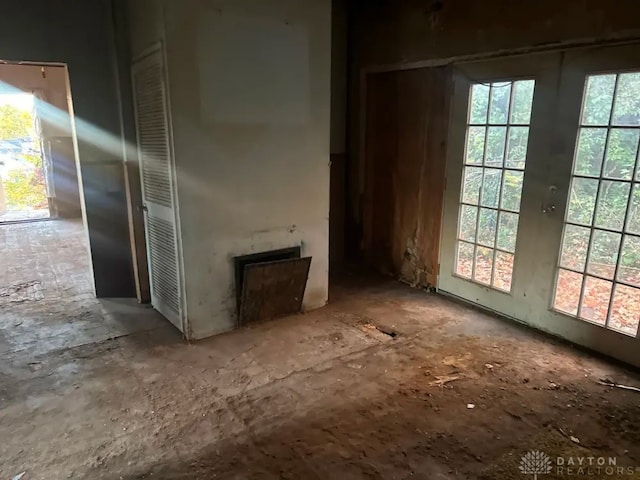 293 S Miami Ave, Xenia, OH 45385 - unfurnished room featuring a fireplace