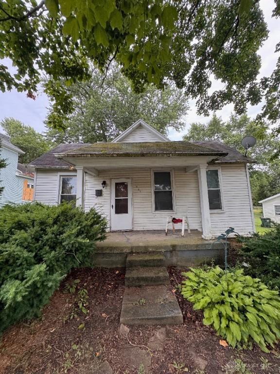 861 E Market St, Xenia, OH 45385 - bungalow-style house featuring a porch