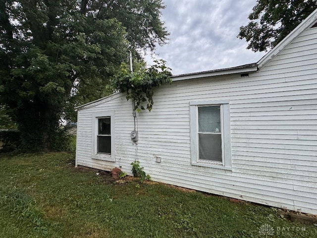 861 E Market St, Xenia, OH 45385 - rear view of property with a yard