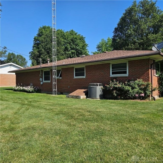 225 Linwood Dr, Greenville, OH 45331 - photo 5