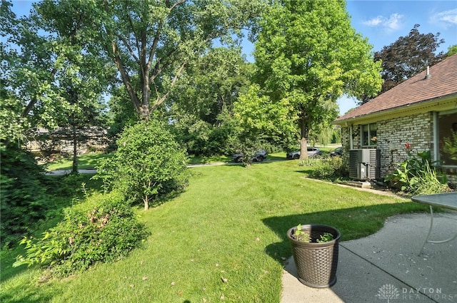 328 Shadywood Dr, Clayton, OH 45415 - view of green lawn