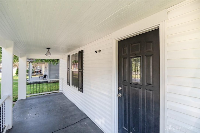 2215 Pearl St, Middletown, OH 45044 - entrance to property featuring covered porch