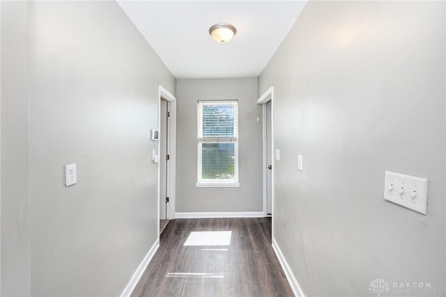 2215 Pearl St, Middletown, OH 45044 - entryway with dark wood finished floors and baseboards