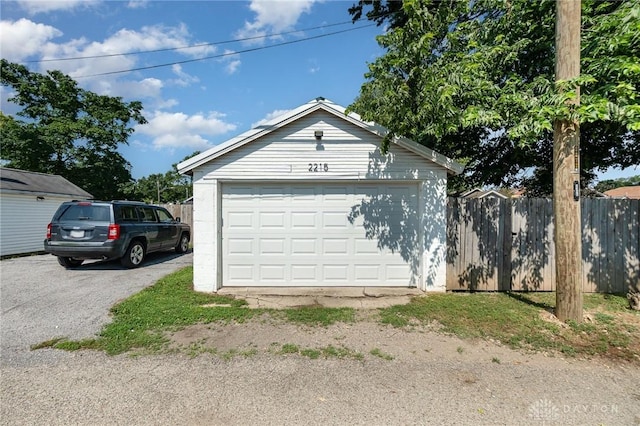 2215 Pearl St, Middletown, OH 45044 - view of detached garage