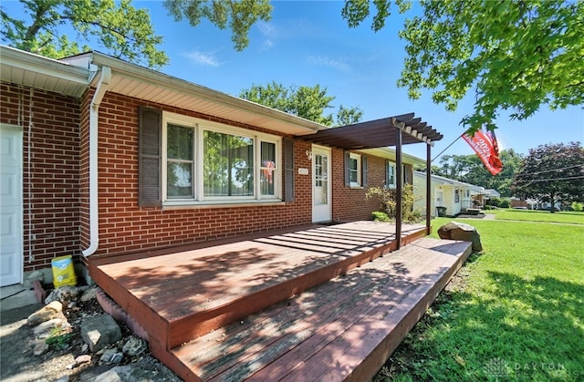 4513 Hannah Dr, Middletown, OH 45044 - wooden deck with a yard