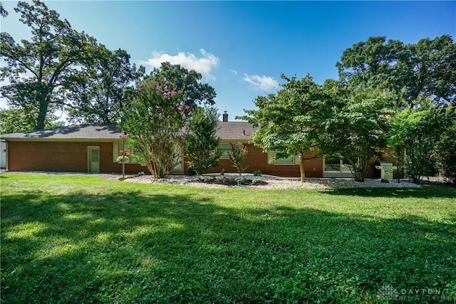 5975 Oakridge Dr, Hamilton, OH 45011 - view of green lawn