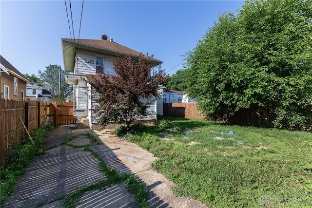 2005 Queen Ave, Middletown, OH 45044 - fenced backyard with entry steps