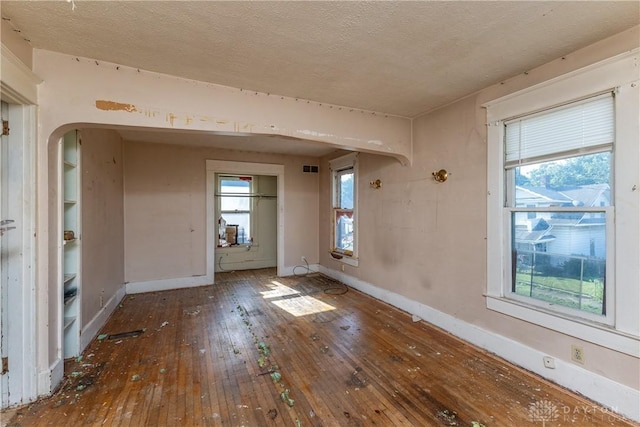 2005 Queen Ave, Middletown, OH 45044 - unfurnished room with wood-type flooring and a textured ceiling