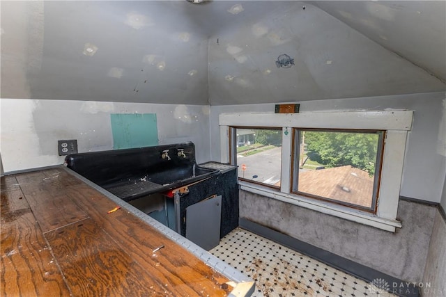 2005 Queen Ave, Middletown, OH 45044 - kitchen featuring vaulted ceiling