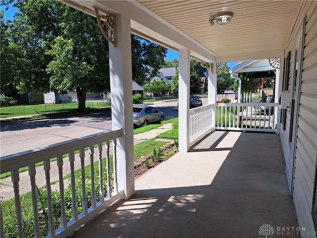 230 S 5th St, Miamisburg, OH 45342 - view of porch