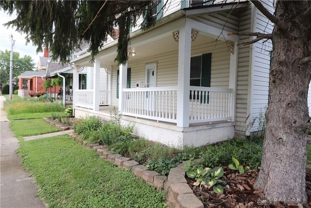 230 S 5th St, Miamisburg, OH 45342 - bungalow-style home featuring covered porch
