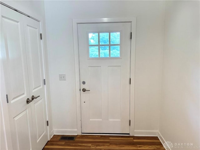 559 E Fosters Maineville Rd, Maineville, OH 45039 - entryway with baseboards and dark wood finished floors
