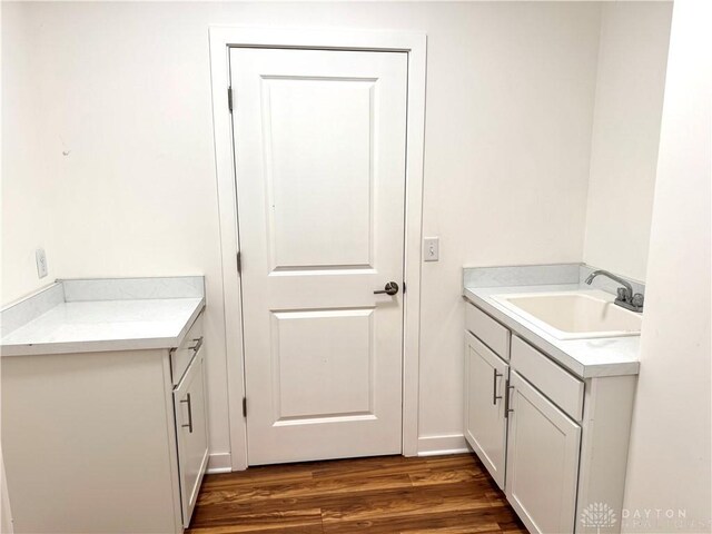 559 E Fosters Maineville Rd, Maineville, OH 45039 - bathroom featuring vanity and wood finished floors