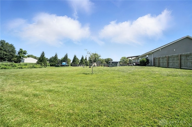 204 Ivy Creek Cv, Jamestown Vlg, OH 45335 - view of yard