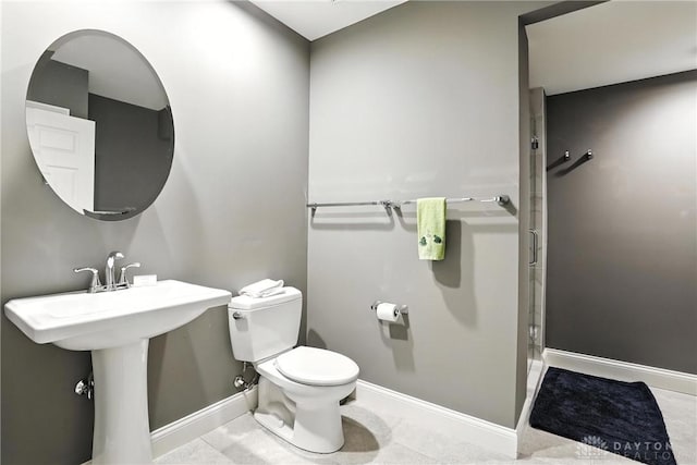 6885 Willow Creek Run, Liberty Twp, OH 45044 - full bath with toilet and a stall shower