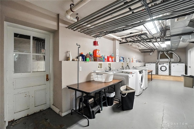 226 Mcdaniel St Unit 160, Dayton, OH 45405 - laundry area featuring independent washer and dryer