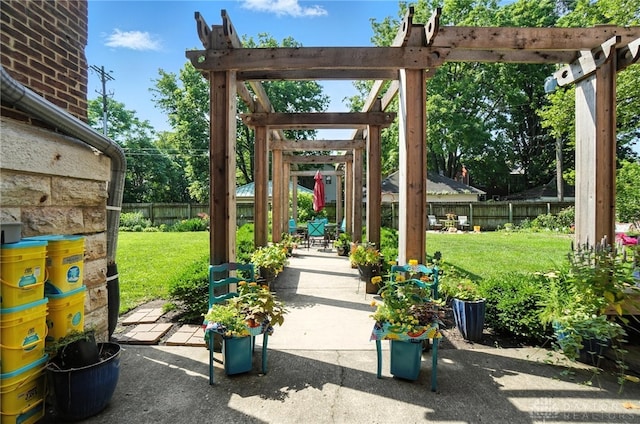226 Mcdaniel St Unit 160, Dayton, OH 45405 - fenced backyard with a patio area